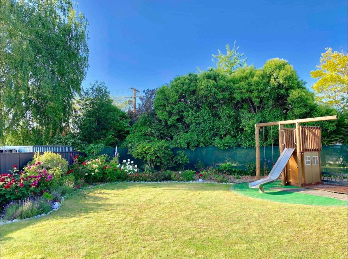 הוילה מוטואקה Peaceful House With Kids Playground מראה חיצוני תמונה